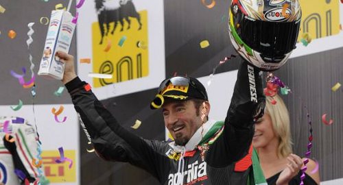 Max Biaggi si ritira: casco al chiodo per il campione in Superbike